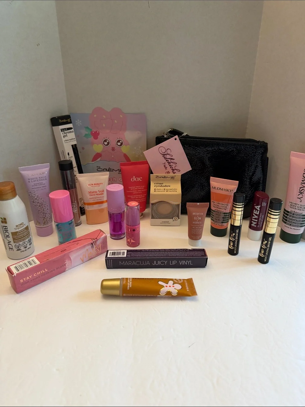 20 pieces Plus Bag Makeup and Skincare Collection